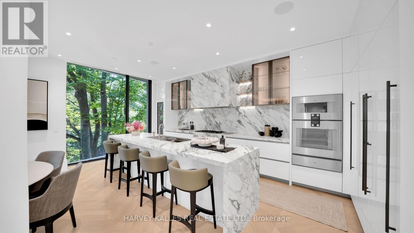 304 7 Dale Ave, Toronto, ON M4W 1K2