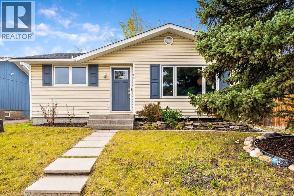 47 Glendale Way, Cochrane, AB T4C 1H9