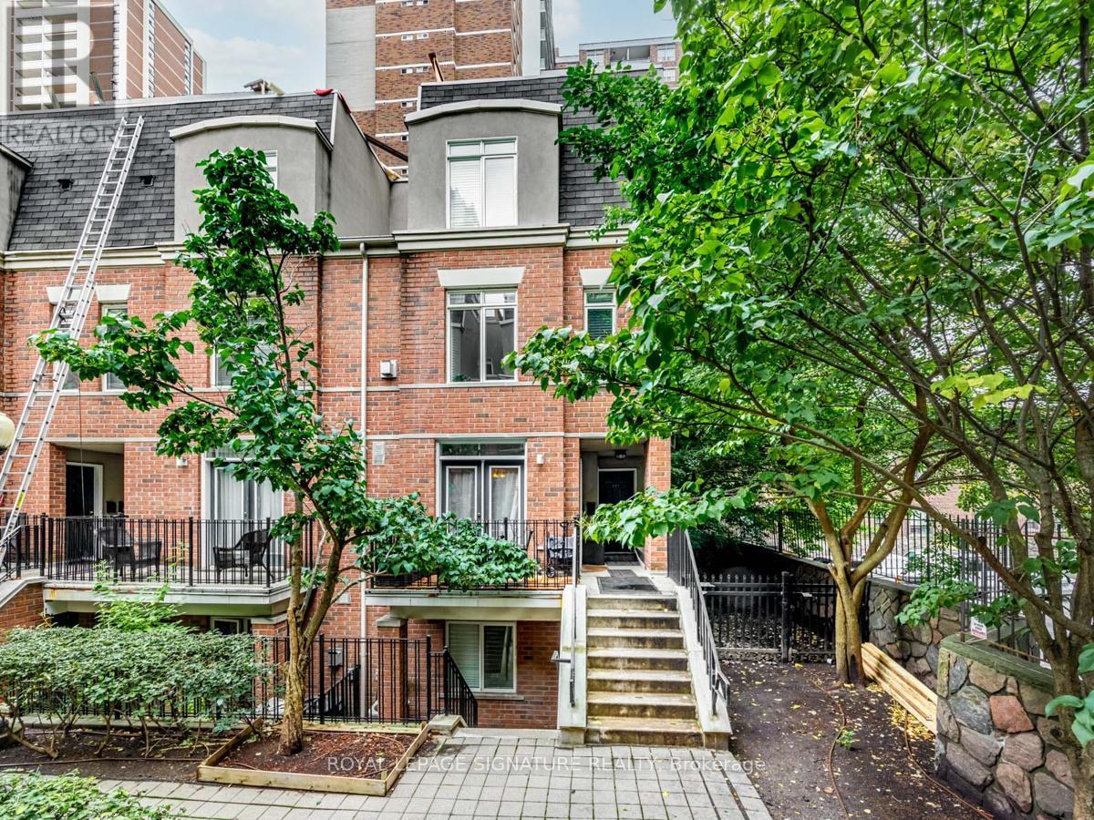 401 415 Jarvis St, Toronto, ON M4Y 3C1
