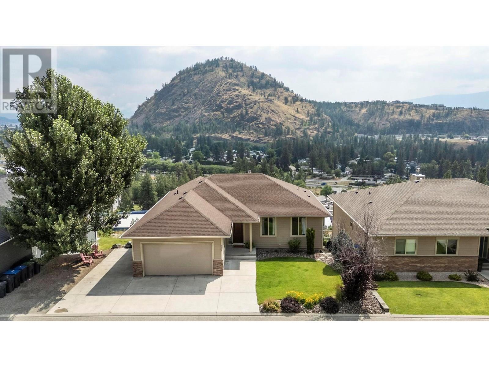2969 Ensign Ln, West Kelowna, BC V4T 2Z4