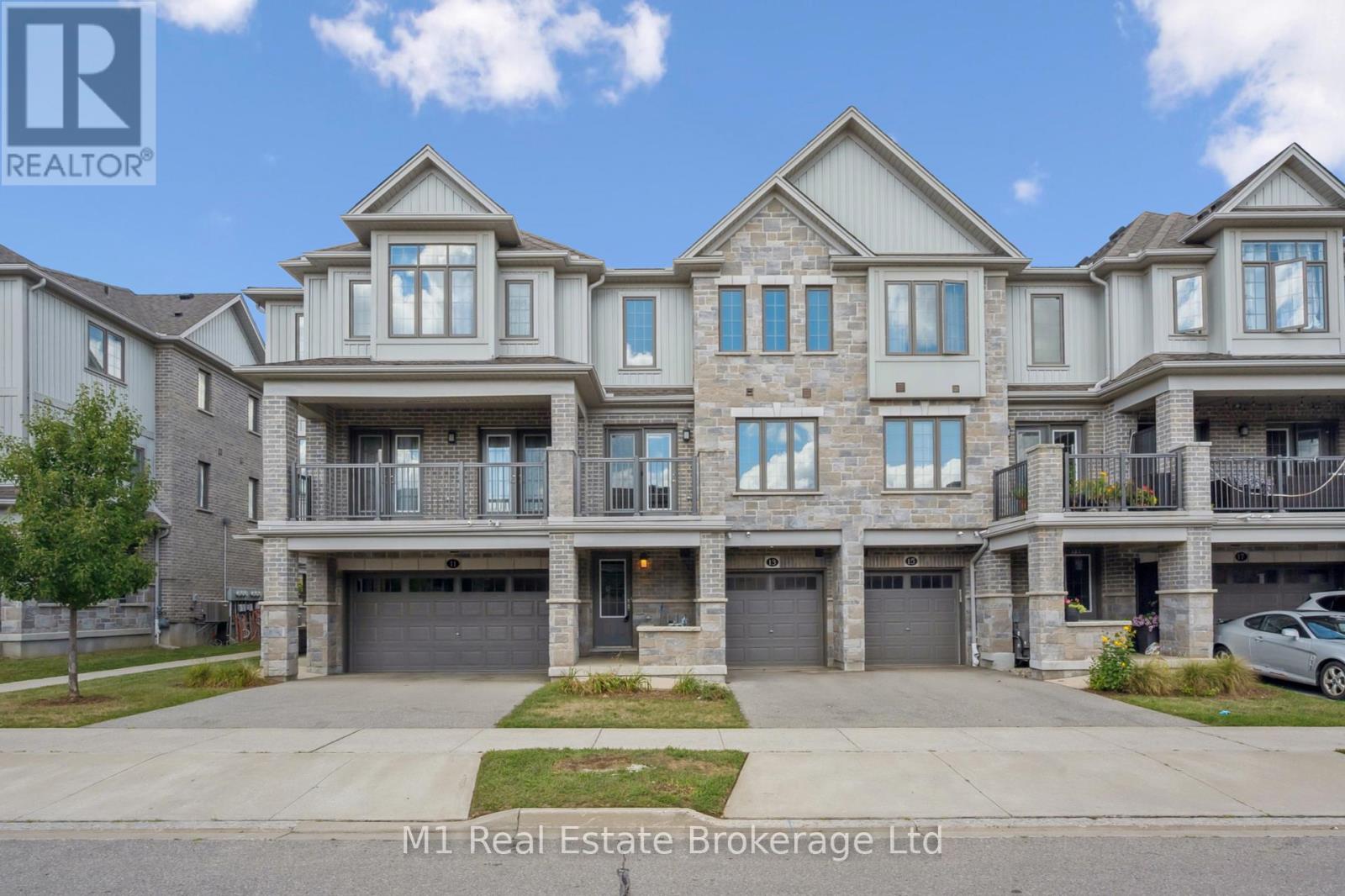 13 Meadowridge St, Kitchener, ON N2P 0H2
