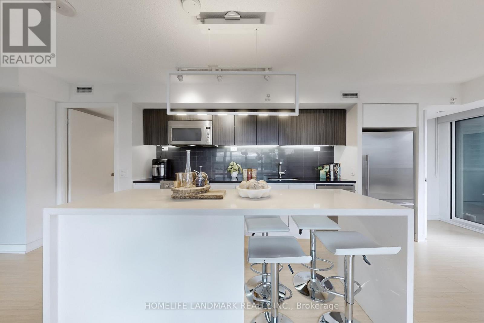 3206 85 Queens Wharf Rd, Toronto, ON M5V 0J9
