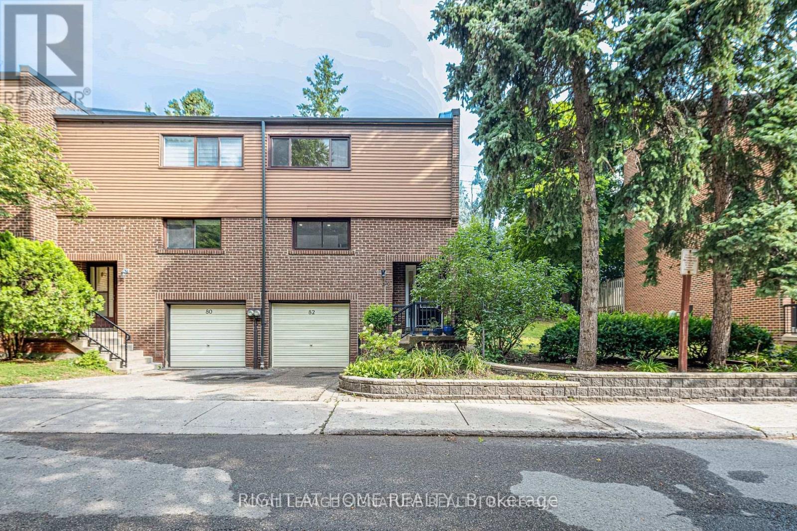 92 82 Song Meadoway, Toronto, ON M2H 2T7