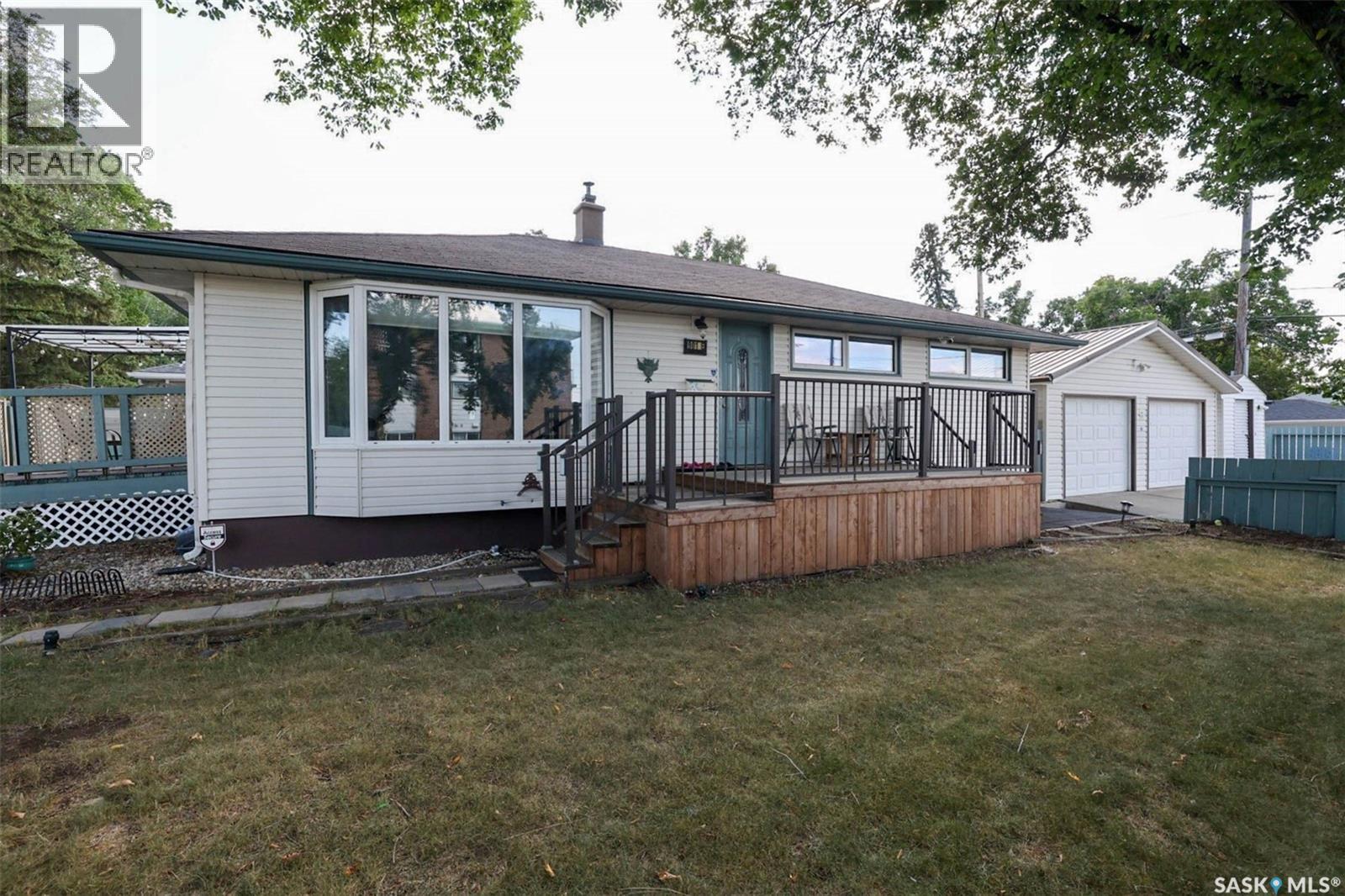 901 17 Avenue East, Regina, SK S4N 0Y9