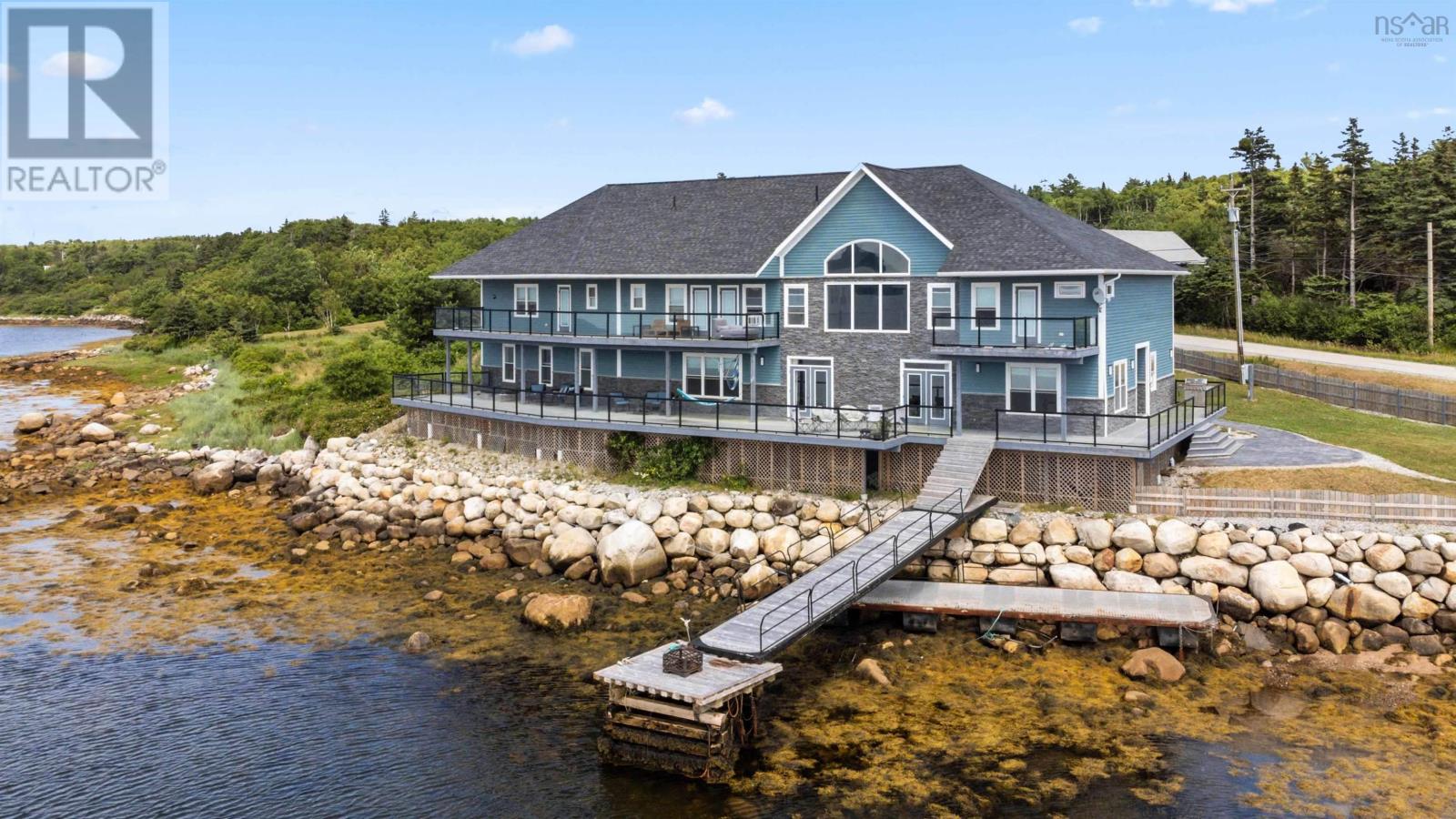 1112 Sandy Point Rd, Shelburne, NS B0T 1W0