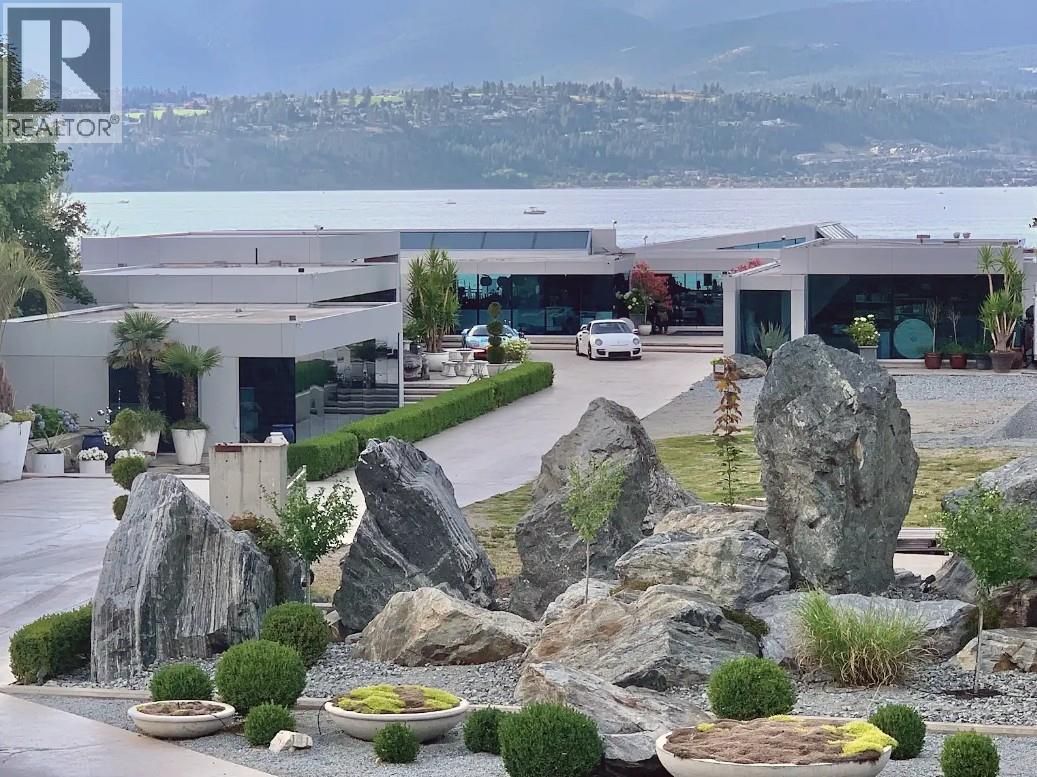 4358 Hobson Rd, Kelowna, BC V1W 1Y3