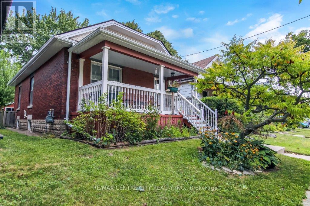 66 Connaught Ave, London, ON N5Y 3A6