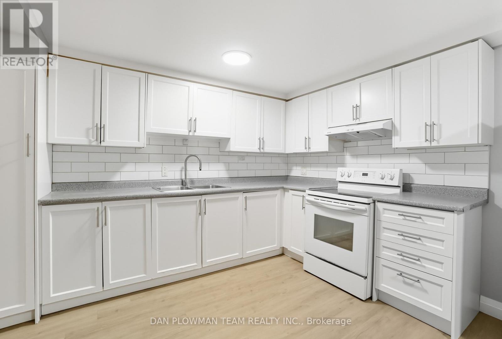 476 Albert St, Oshawa, ON L1H 4S6