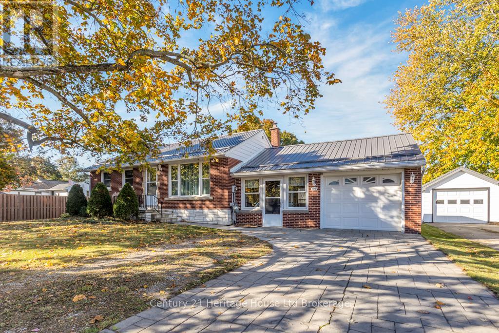 50 Machenry St, Lambton Shores, ON N0N 1J0