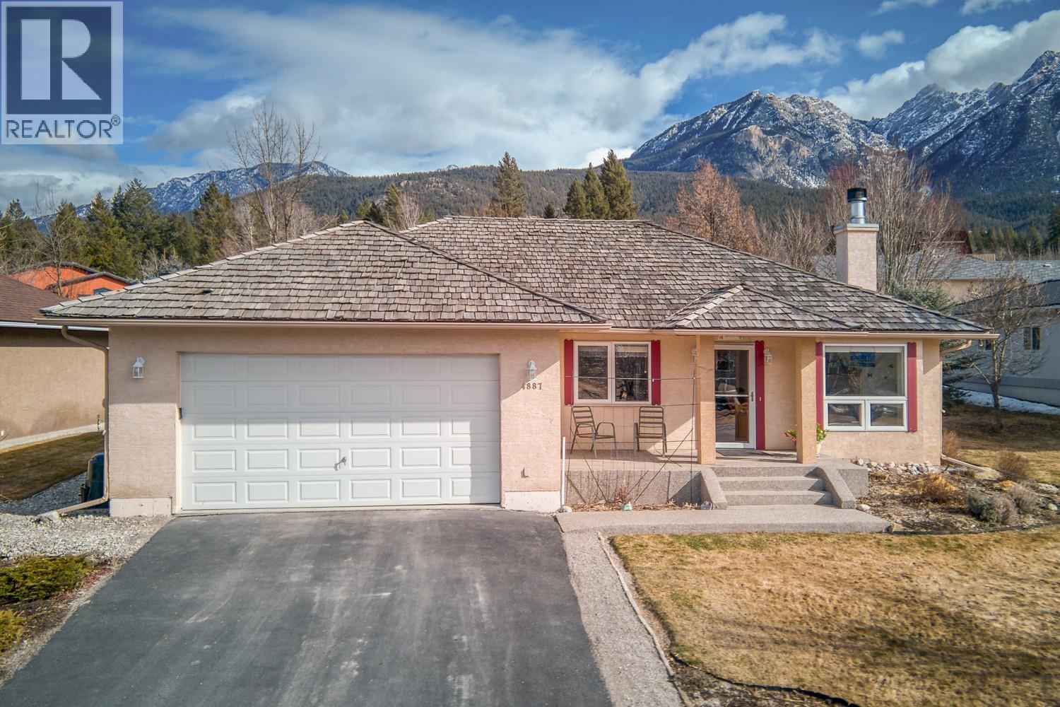 4887 Glen Eagle Dr, Fairmont Hot Springs, BC V0B 1L1