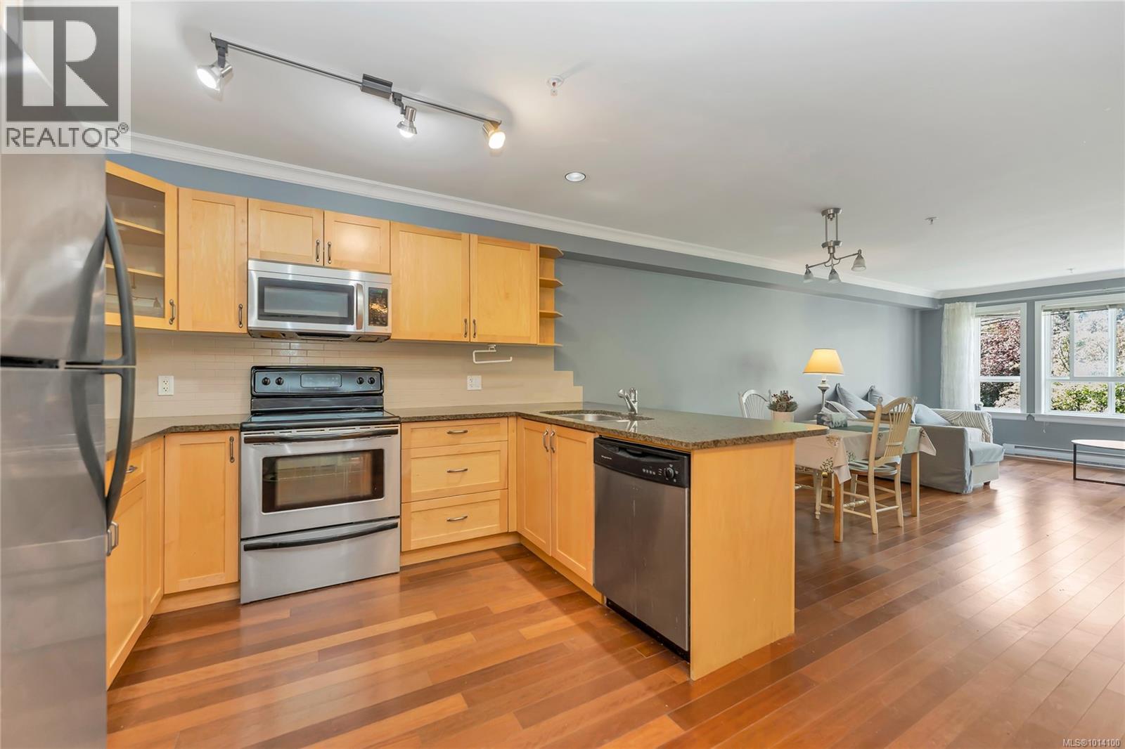 1514 Church Ave Unit 203 Ave, Saanich, BC V8P 0A3