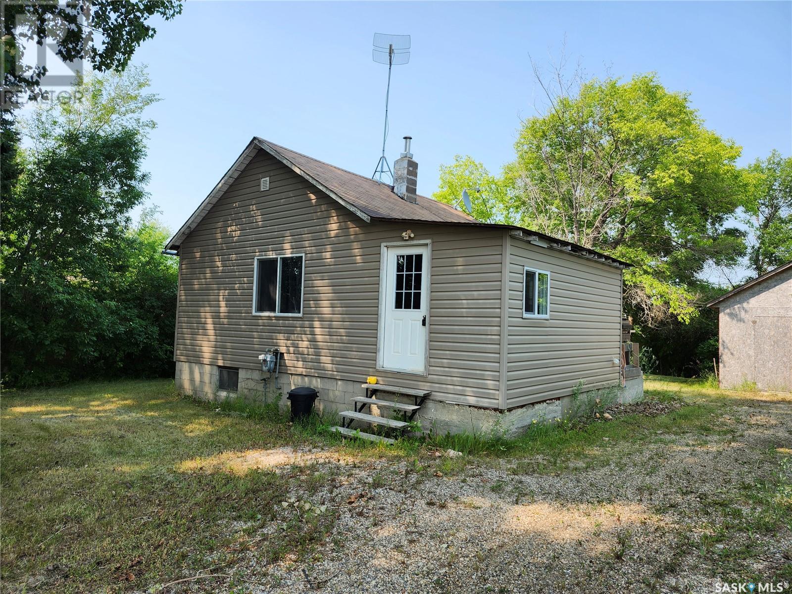 7 Park St, Yarbo, SK S0A 4V0