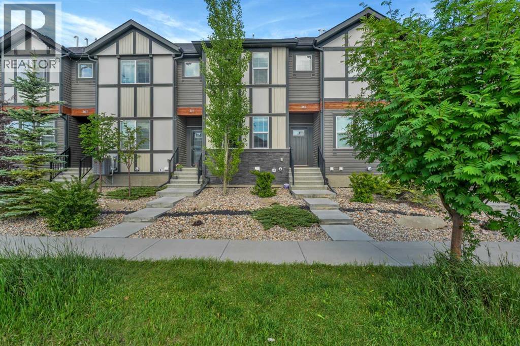 315 Hillcrest Dr SW, Airdrie, AB T4B 4C7