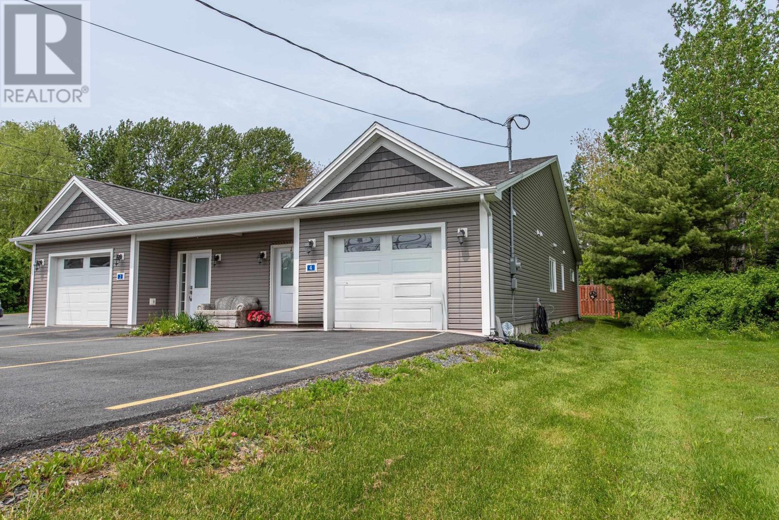 2 Mama Lien Dr, Lantz, NS B2S 1T5