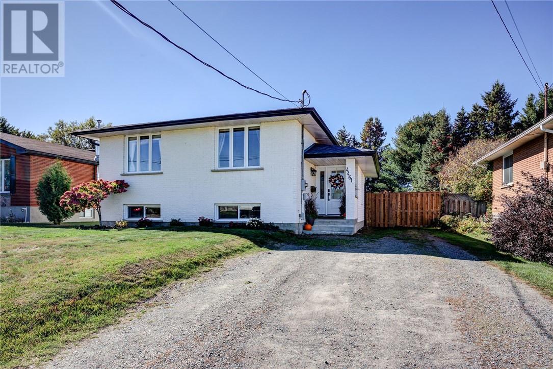 4461 Elizabeth Cres, Val Therese, ON P3P 1S3