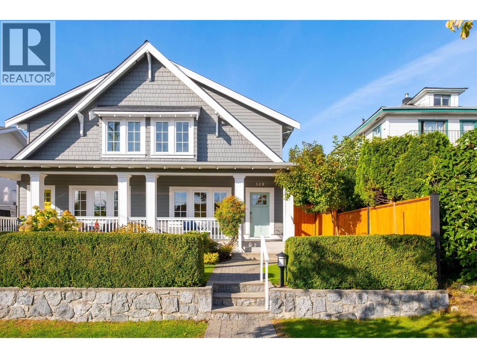 308 E 9th St, North Vancouver, BC V7L 2B2
