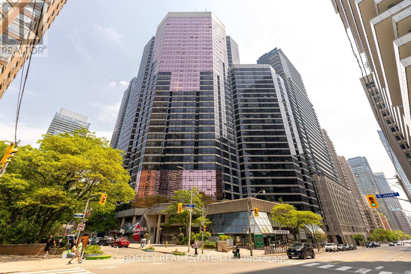 1008 1001 Bay St, Toronto, ON M5S 3A6
