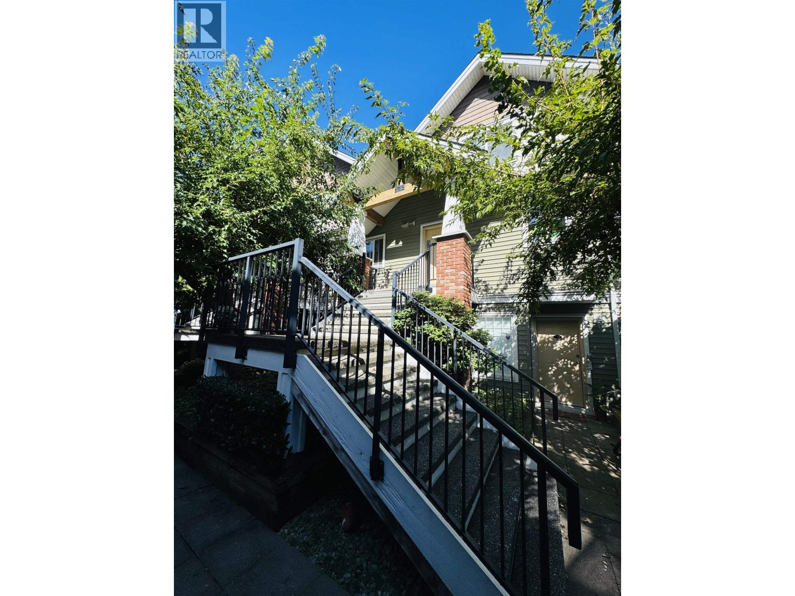 1567 Grant Avenue Unit 212, Port Coquitlam, BC V3B 1P1