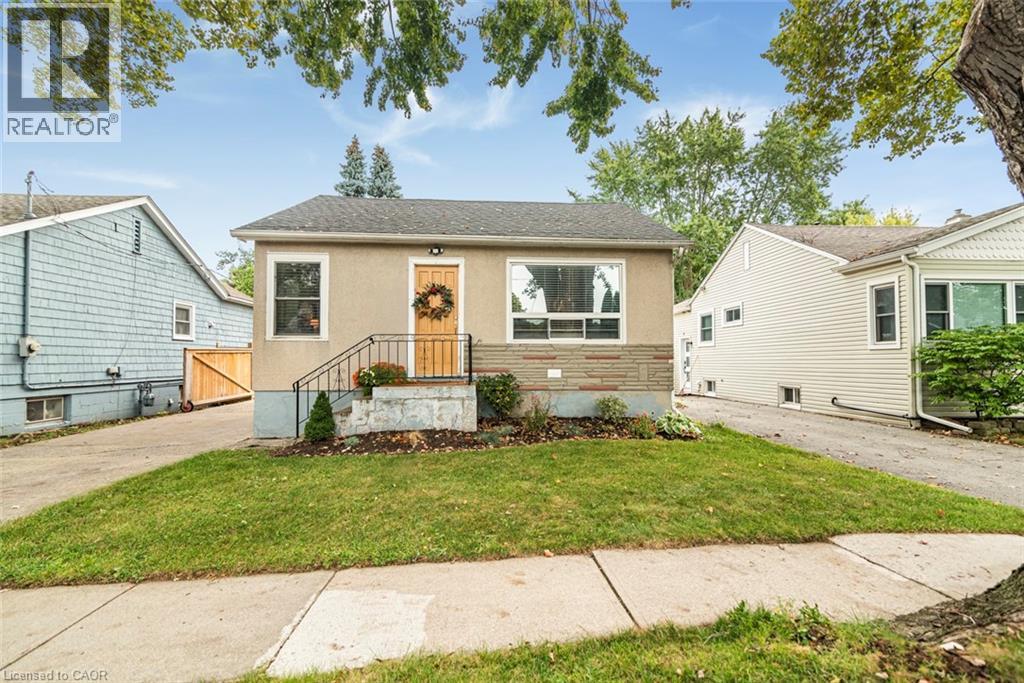28 Longfellow Ave, St. Catharines, ON L2R 6N5