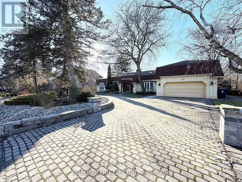 16 Brian Cliff Dr, Toronto, ON M3B 2G2