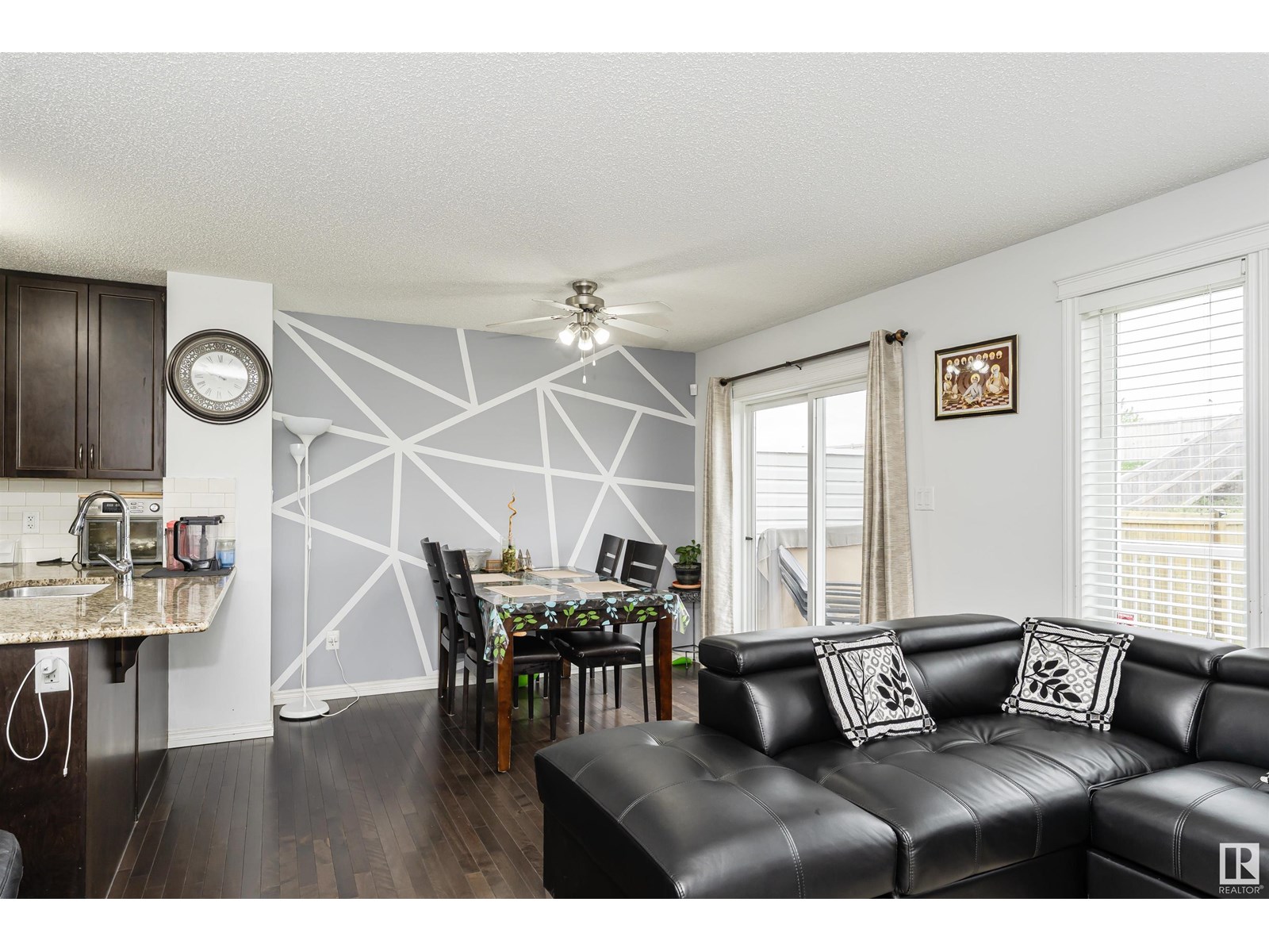 9 St Nw Unit 3722, Edmonton, AB T6T 0S3