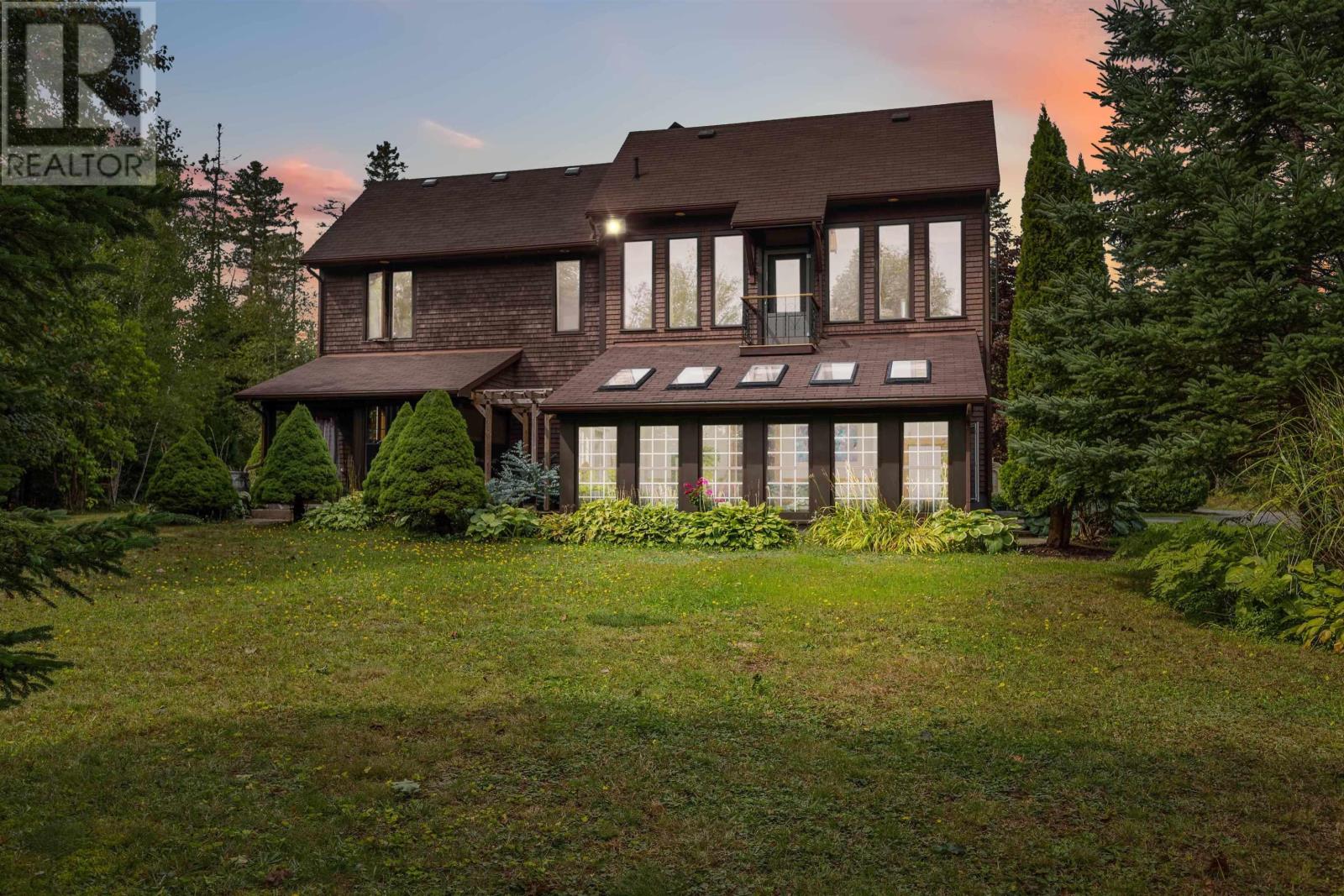 708 Newtonville Rd, Wolfville, NS B4P 2R1