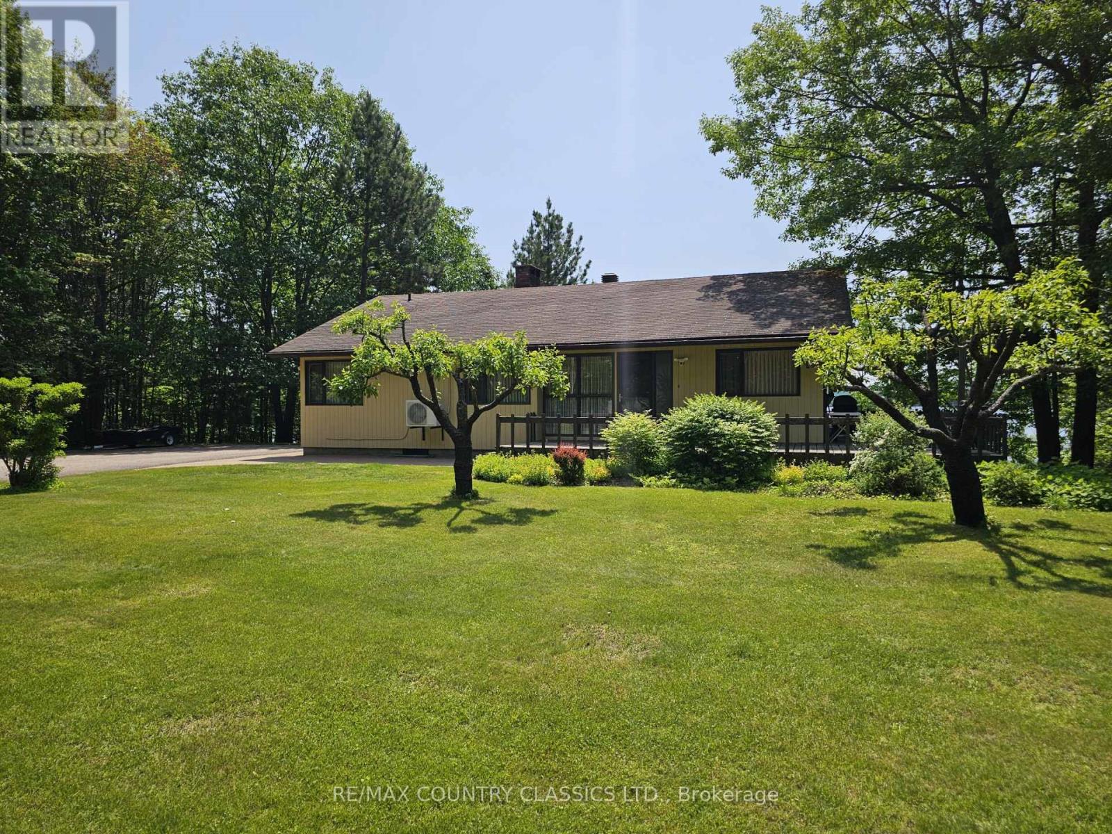 192 Blackfish Bay Rd #a, Madawaska Valley, ON K0J 1B0