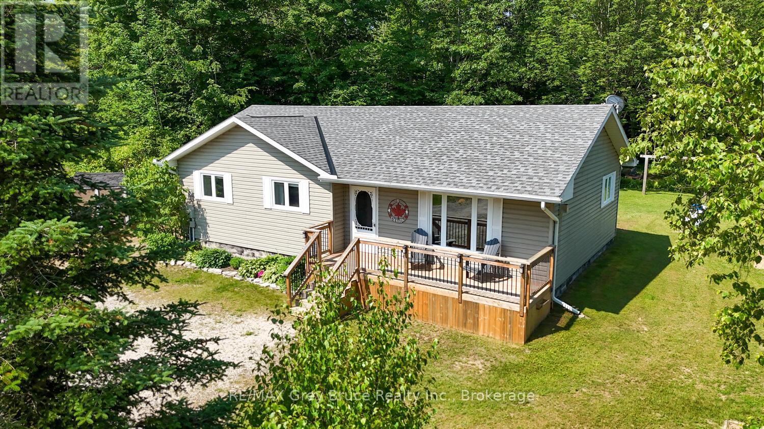 32 Sugarbush Rd, South Bruce Peninsula, ON N0H 2T0
