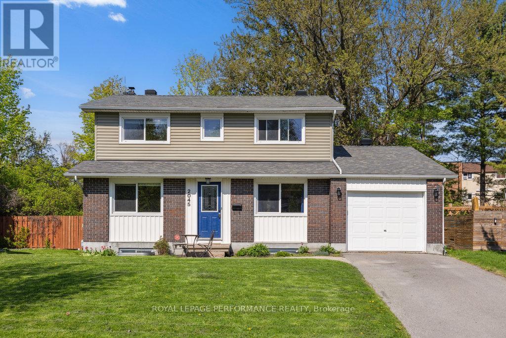 2045 Deerhurst Ct, Ottawa, ON K1J 8H2