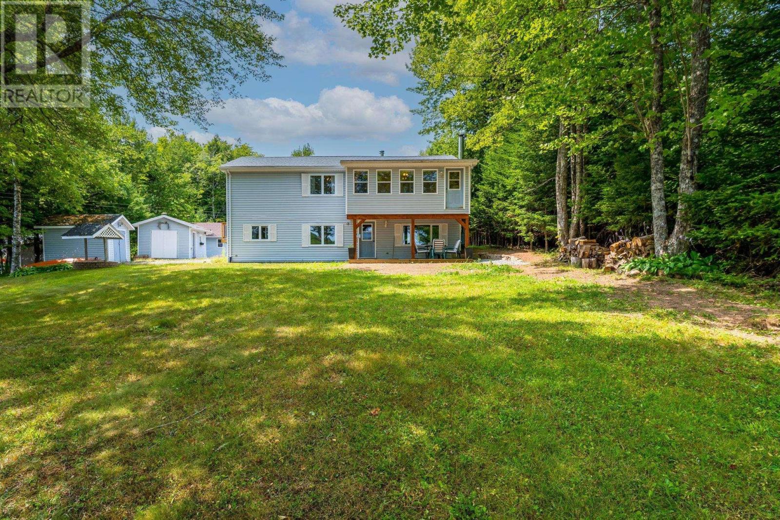 88 Lake Lewis Ln, Chester, NS B0J 2M0