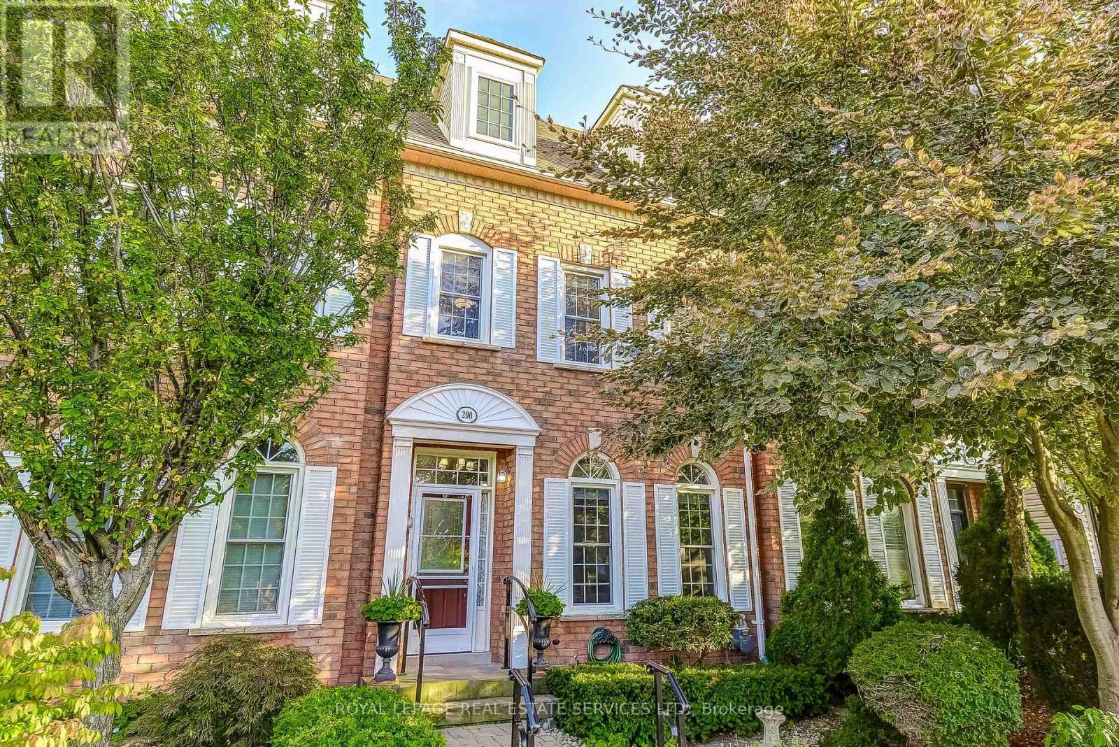 200 Glenashton Dr, Oakville, ON L6H 6H6
