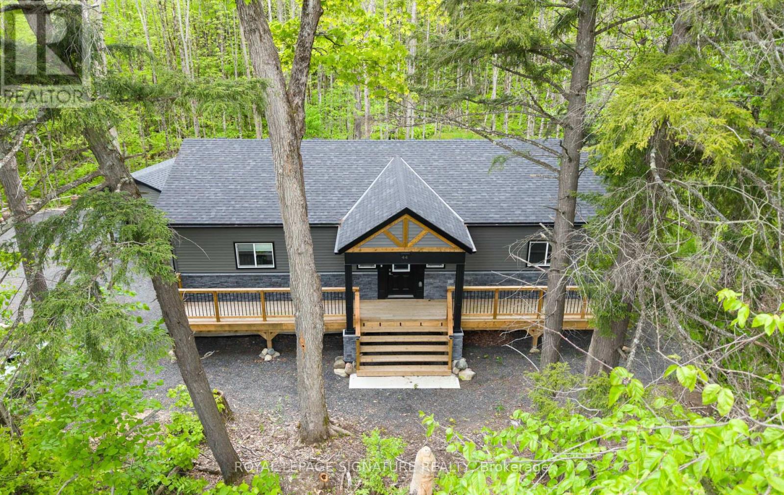 44 Sunnyshore Park Dr, McKellar, ON P0G 1C0