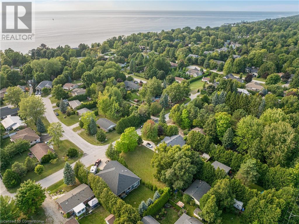 10 Hamilton St, Bayfield, ON N0M 1G0