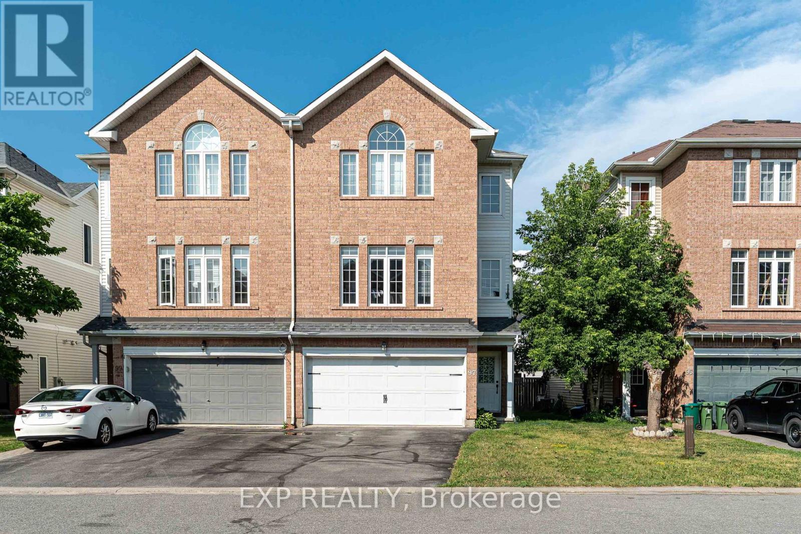 97 Castle Glen Cres, Ottawa, ON K2L 4G9