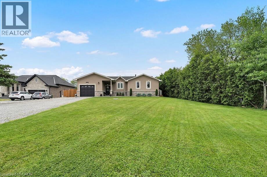 424 Second Rd E, Hamilton, ON L8J 2X9