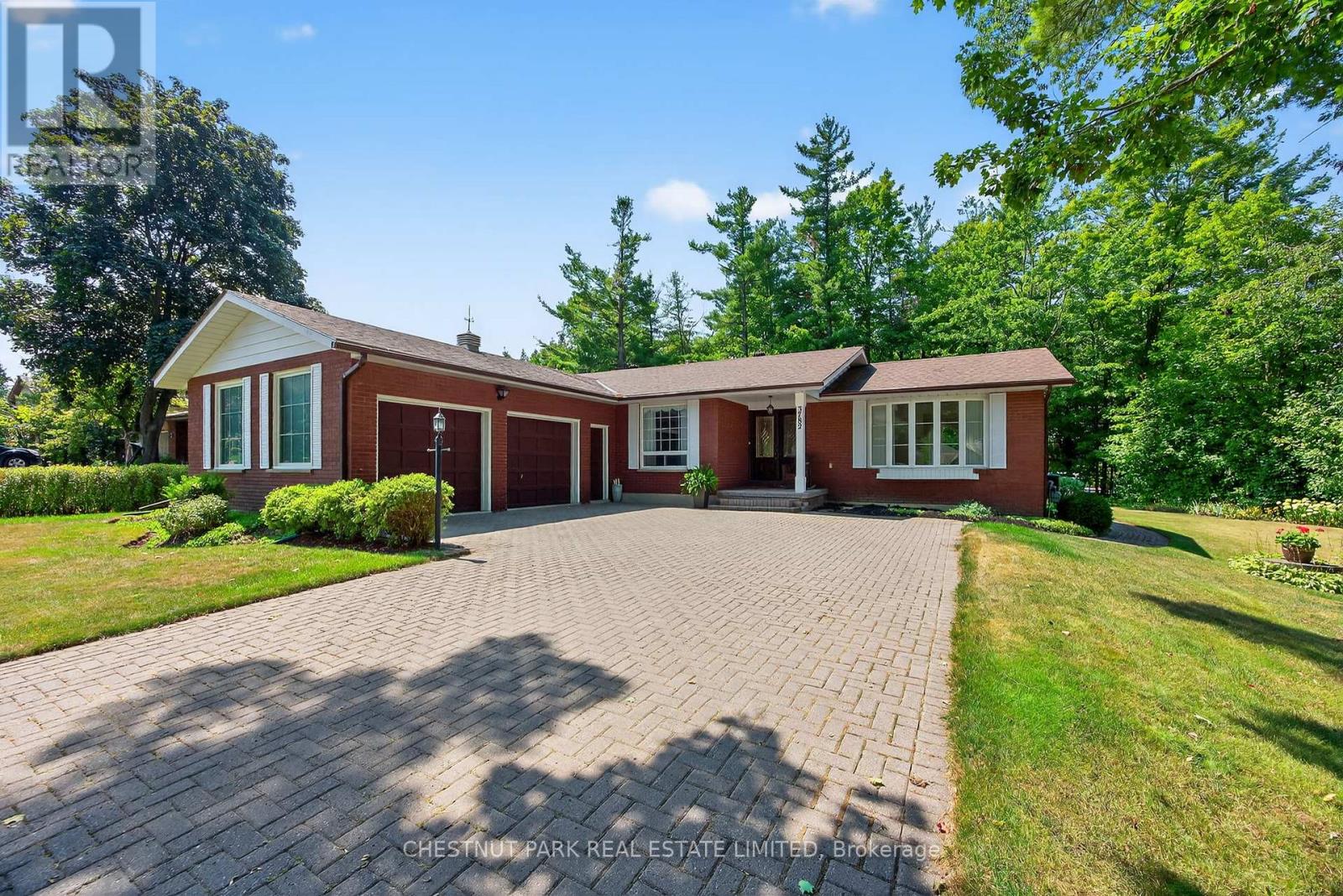 3782 Whitecap Dr, Innisfil, ON L9S 2L4
