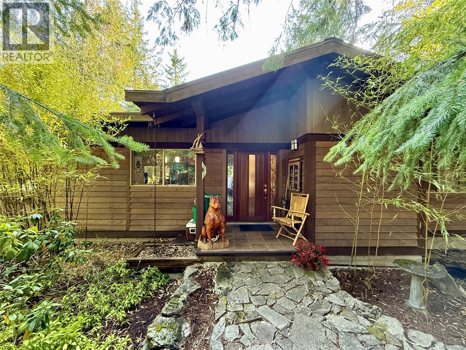 2623 Yardarm Rd, Pender Island, BC V0N 2M2
