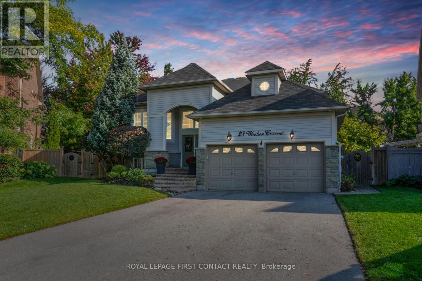 28 Windsor Cres, Barrie, ON L4N 0K3