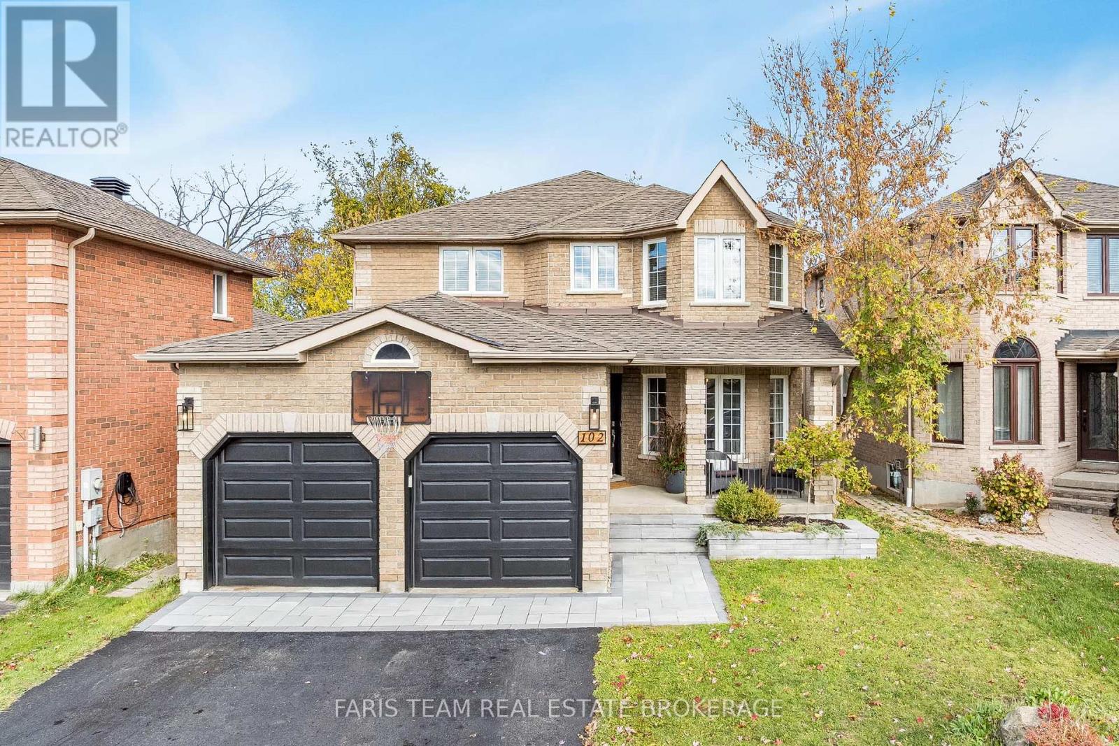 102 Country Ln, Barrie, ON L4N 0N3