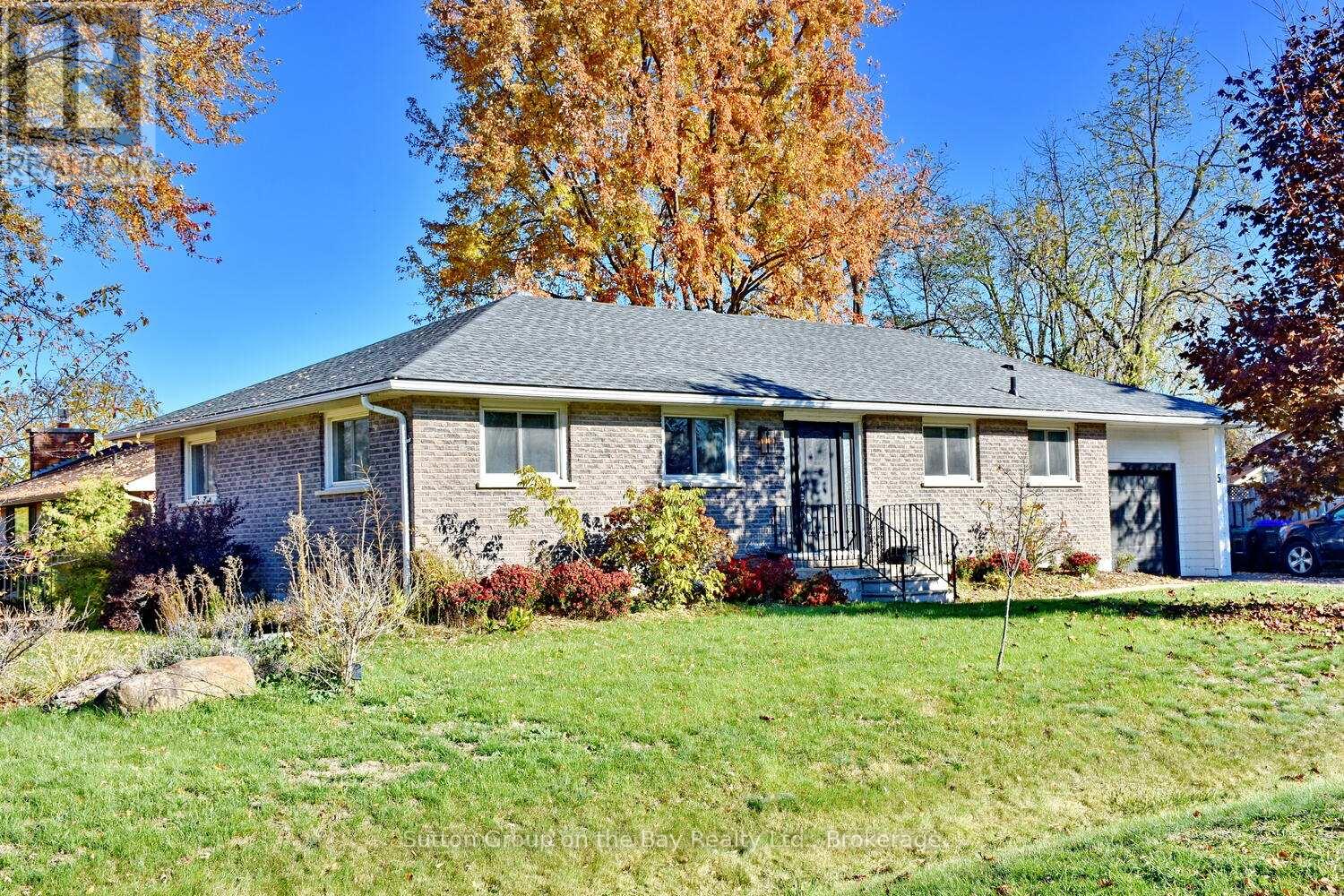 5 Brock Cres, Collingwood, ON L9Y 4A4