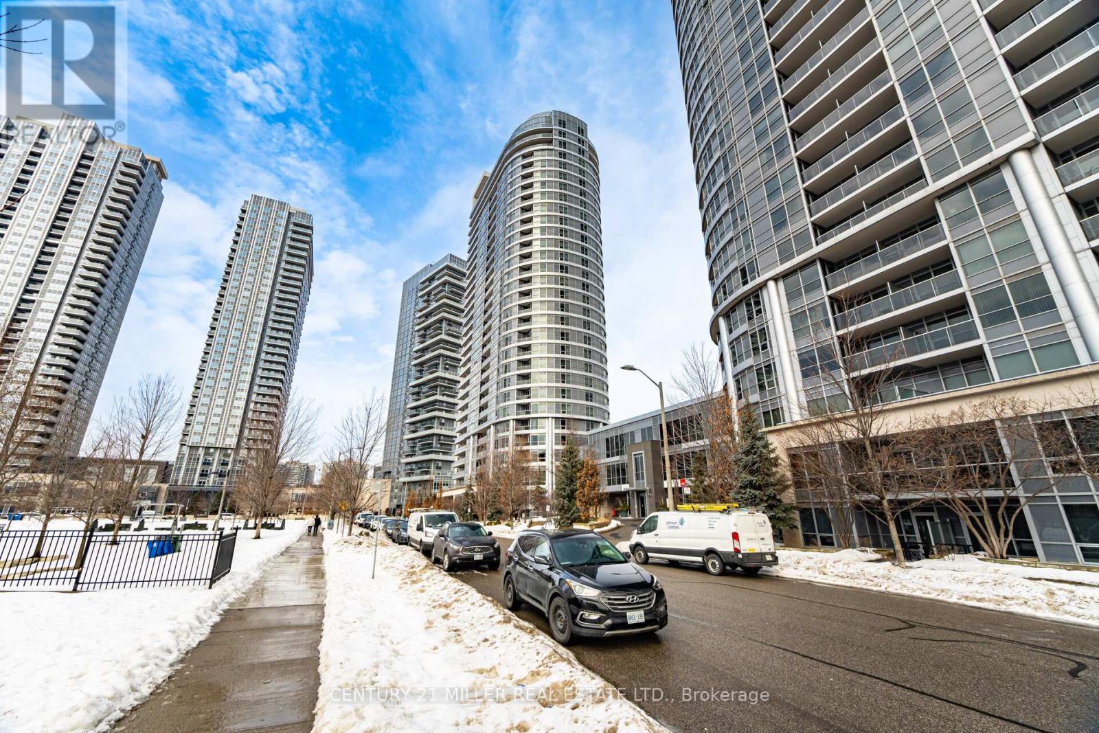 216 181 Village Green Sq, Toronto, ON M1S 0K6