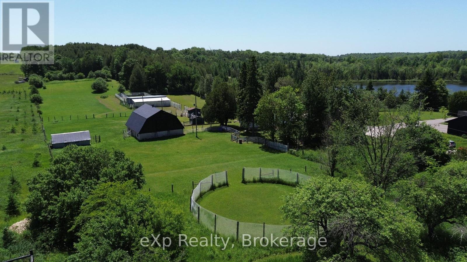 125 Lake Dr, West Grey, ON N0C 1H0