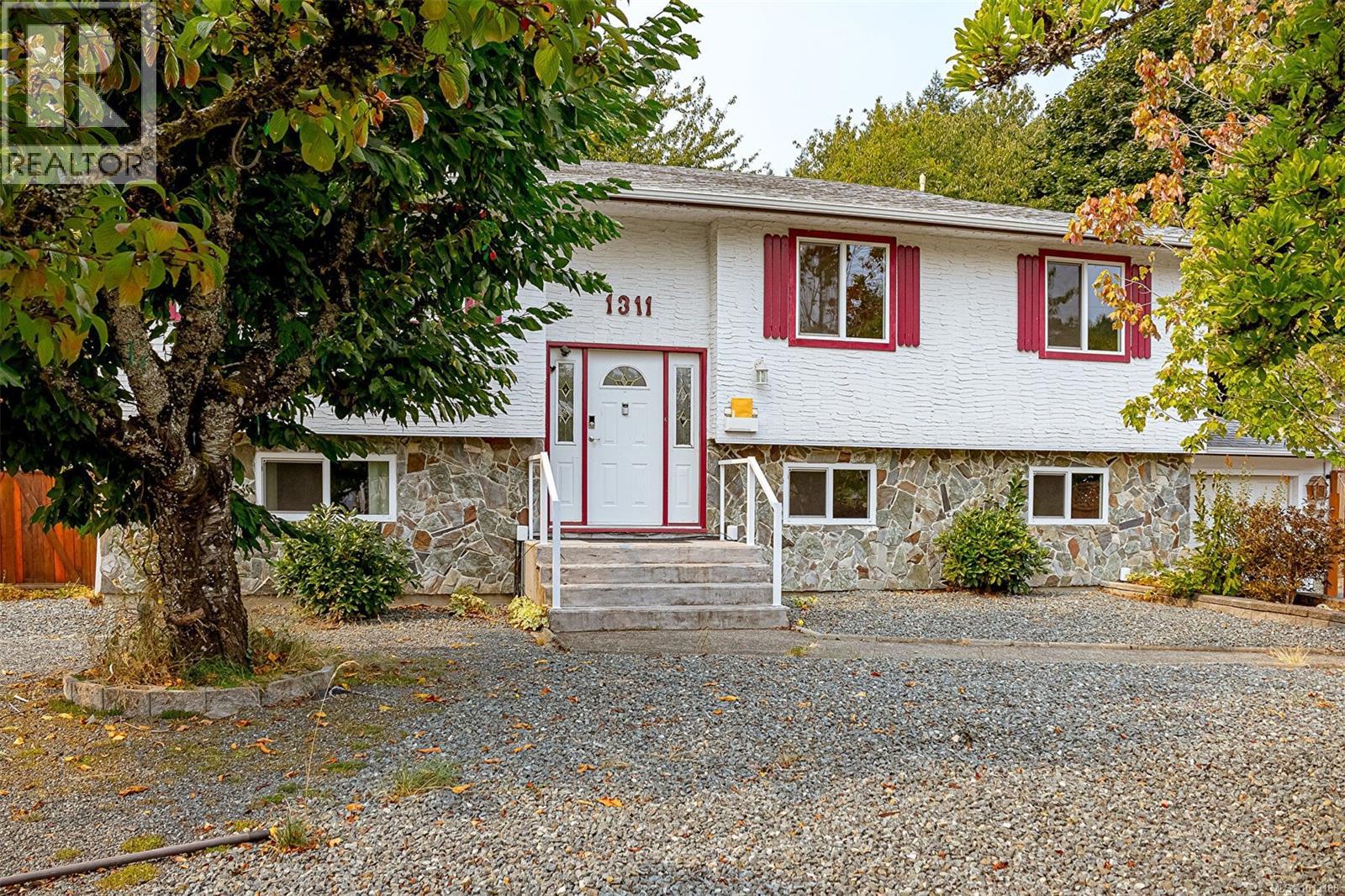 1311 Dangar Pl, Langford, BC V9B 2M1