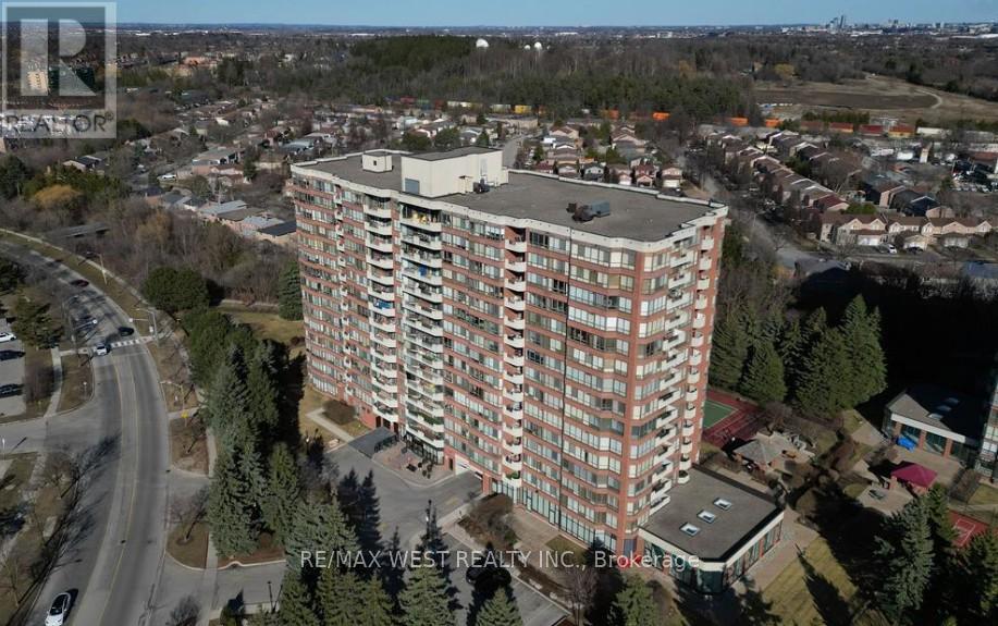 501 33 Weldrick Rd E, Richmond Hill, ON L4C 8W4