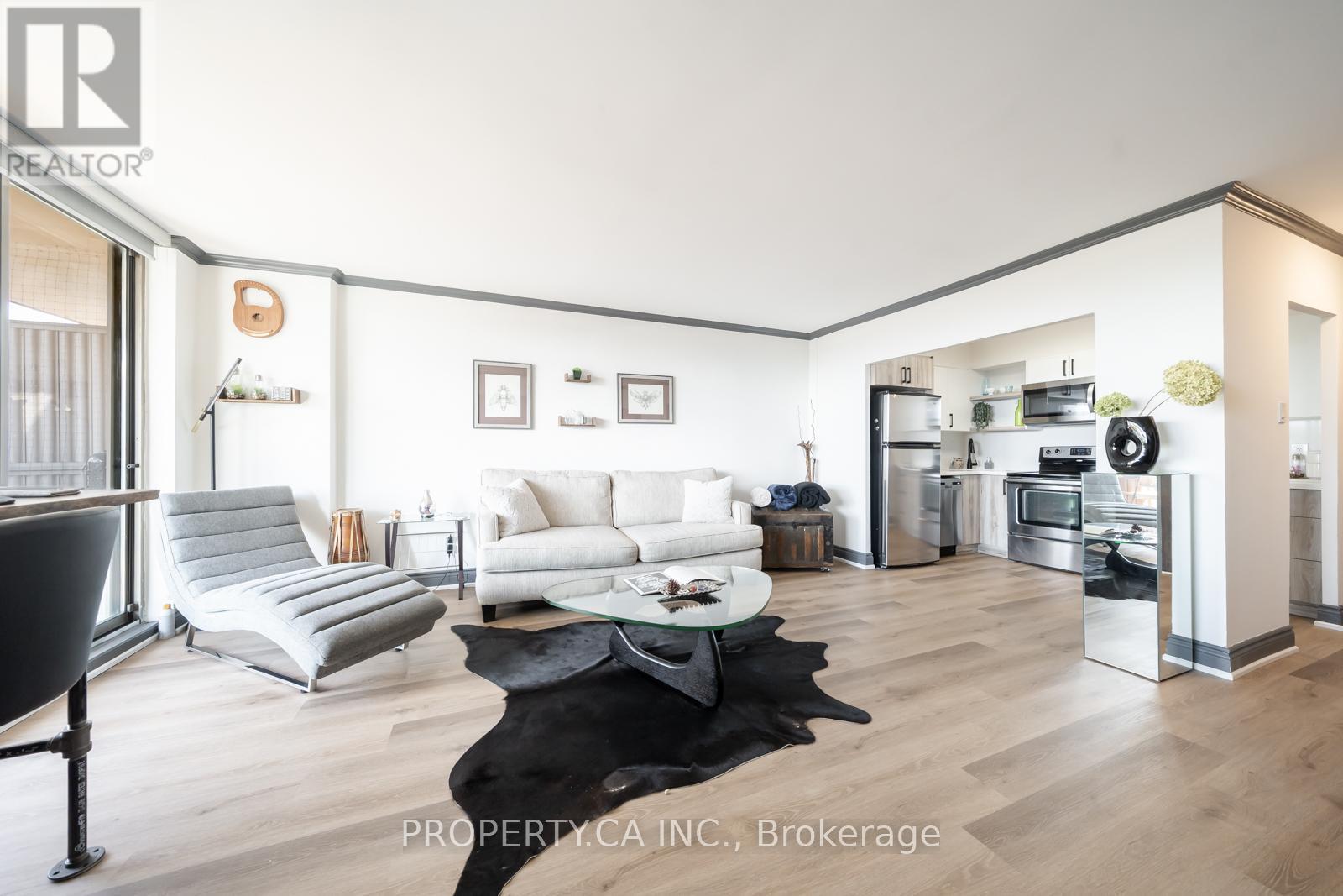 806 5949 Yonge St, Toronto, ON M2M 3V8
