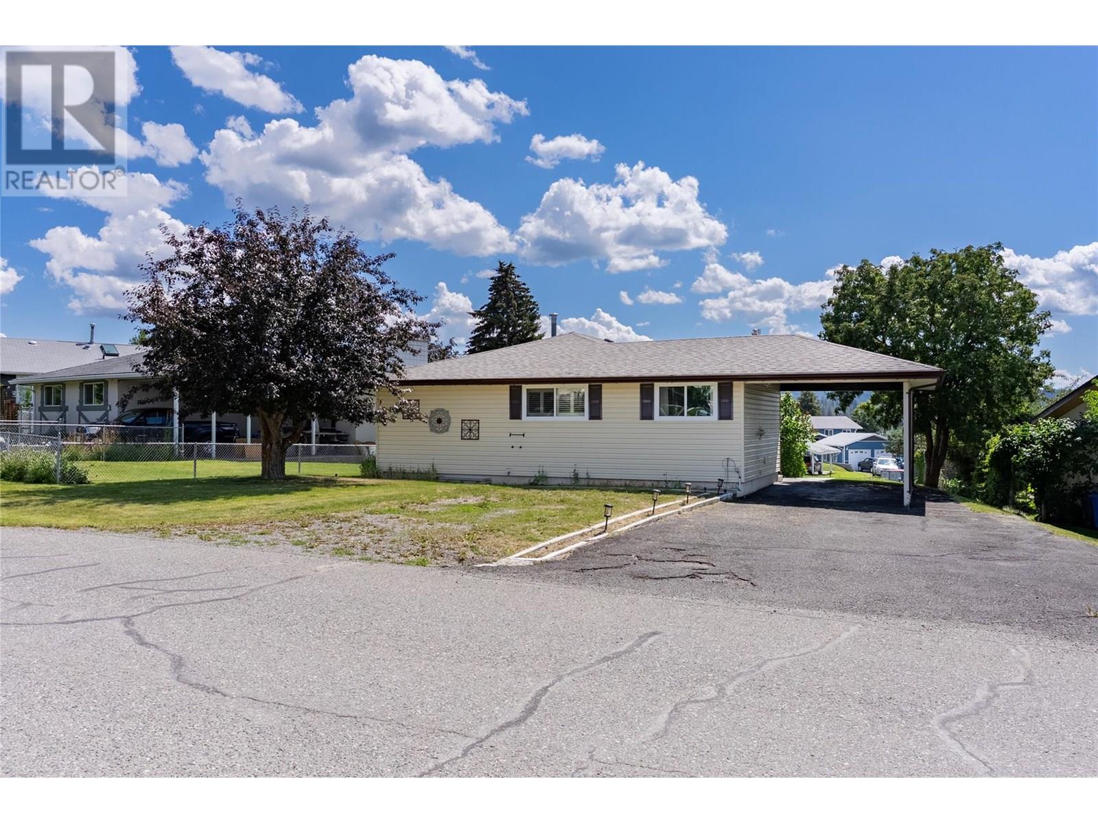 9 Emerald Dr, Logan Lake, BC V0K 1W0