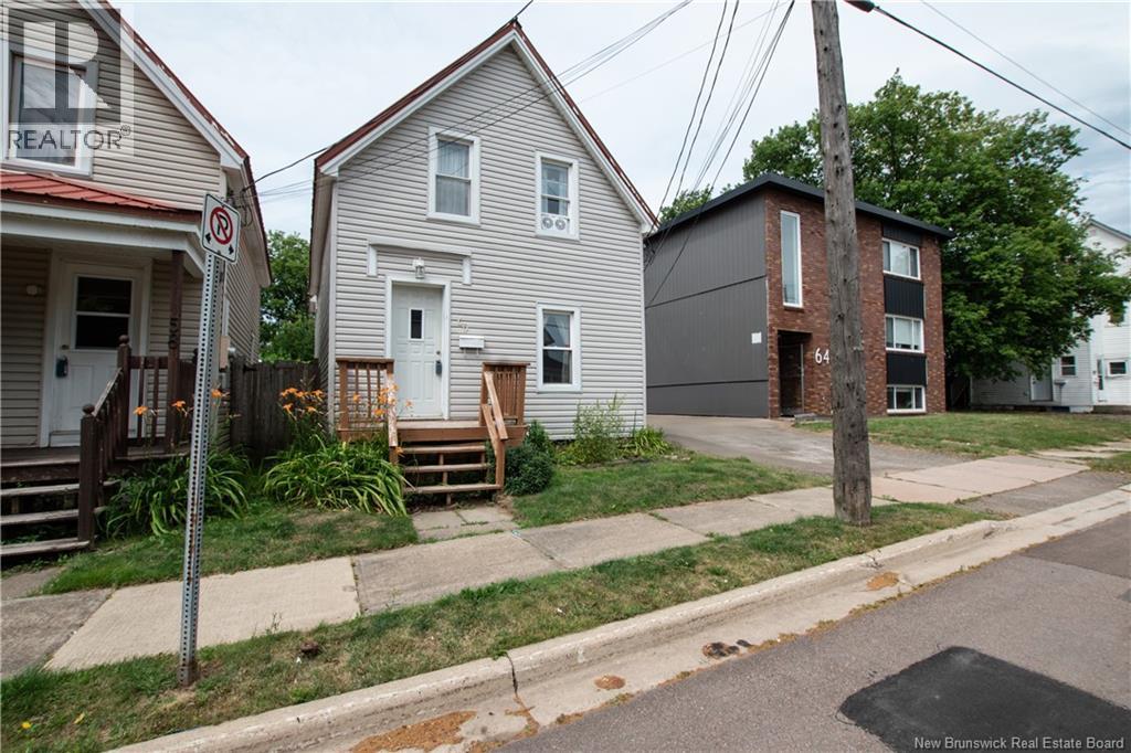60 Elm St, Moncton, NB E1C 5T6