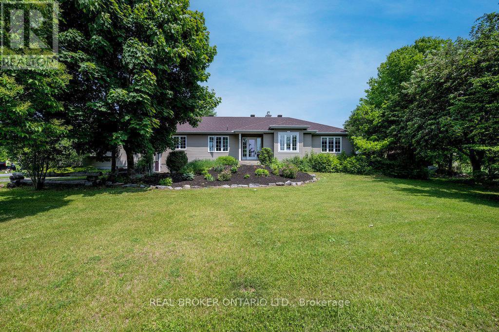 3374 Greenland Rd, Ottawa, ON K0A 1T0