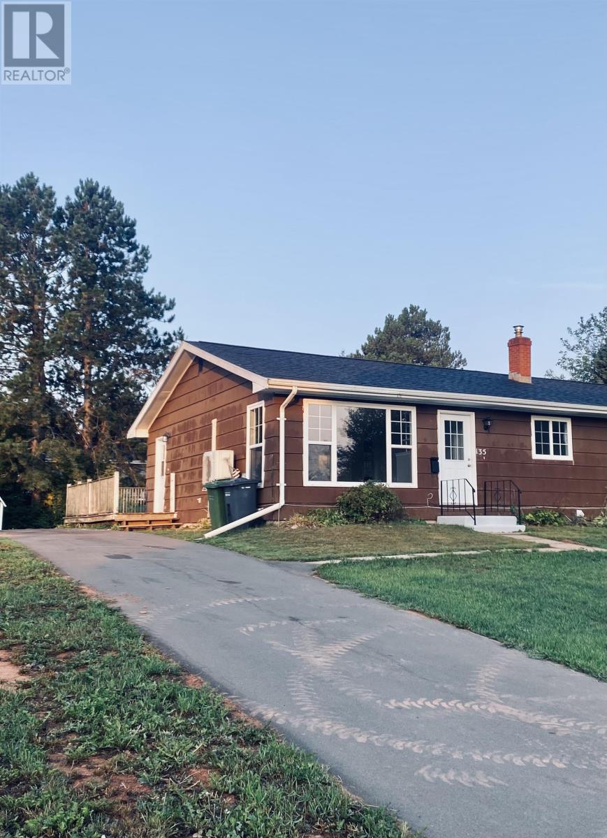 135 Heather Ave, Charlottetown, PE C1A 6Z3