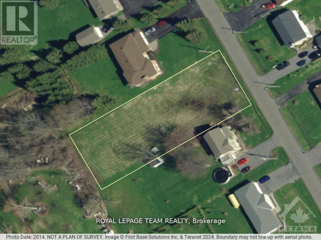 12 Coyle Dr, South Dundas, ON K0C 1X0